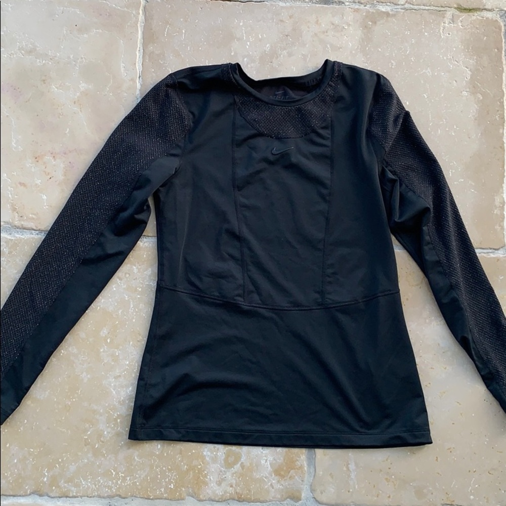 NIKE long sleeve DriFit top